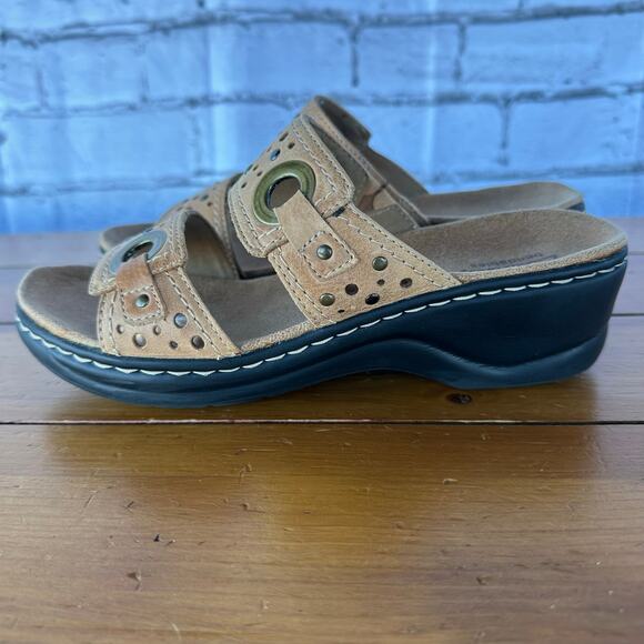 Light Use Clarks Bendables Lexi Laurel Strap Leather Slip On Sandal Size 7.5 Tan - Picture 5 of 12